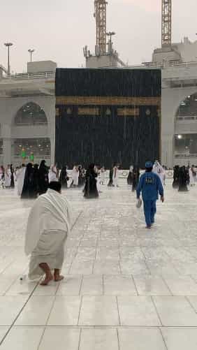Apakah Dibolehkan Jika Memakai Jaket Saat Ihram Dalam Keadaan Udara Dingin?